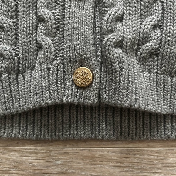 NWOT Abercrombie & Fitch Women’s Gray Cable-Knit V-Neck Button Sweater Vest S - Picture 3 of 7